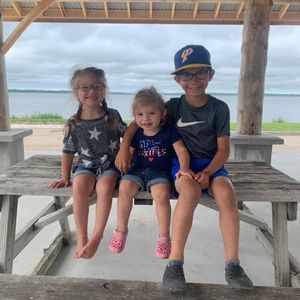 Meet your Posher, Manzy